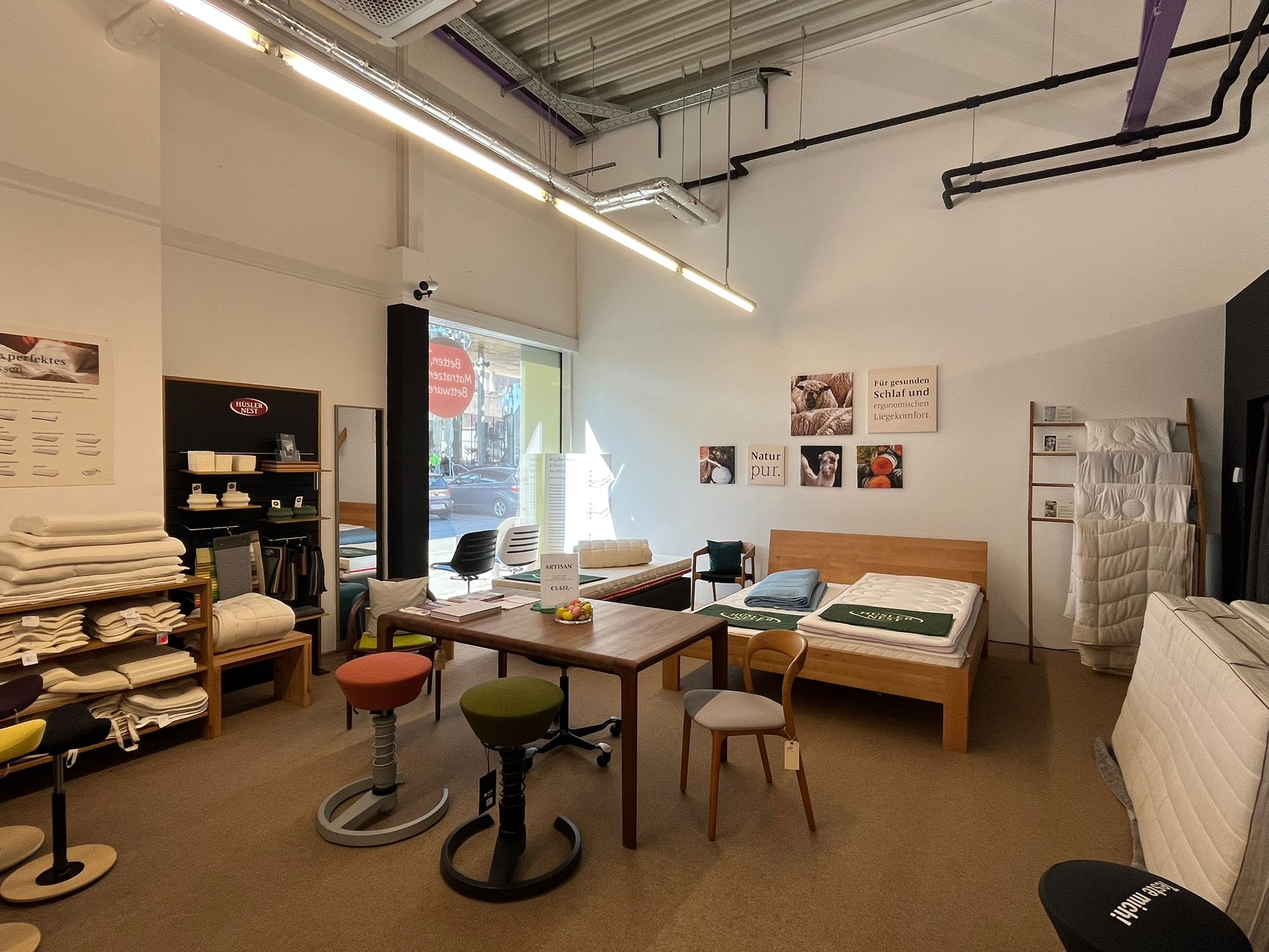 Vega Nova Graz Showroom - Exklusive Designmöbel und HüslerNest